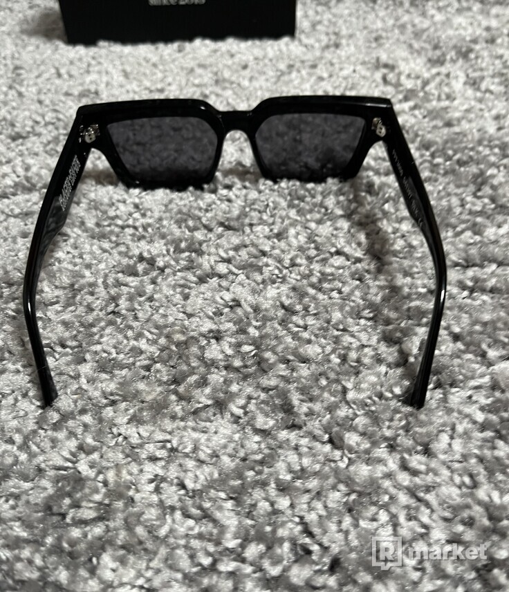 Places + Faces P+F Sunglasses - Black
