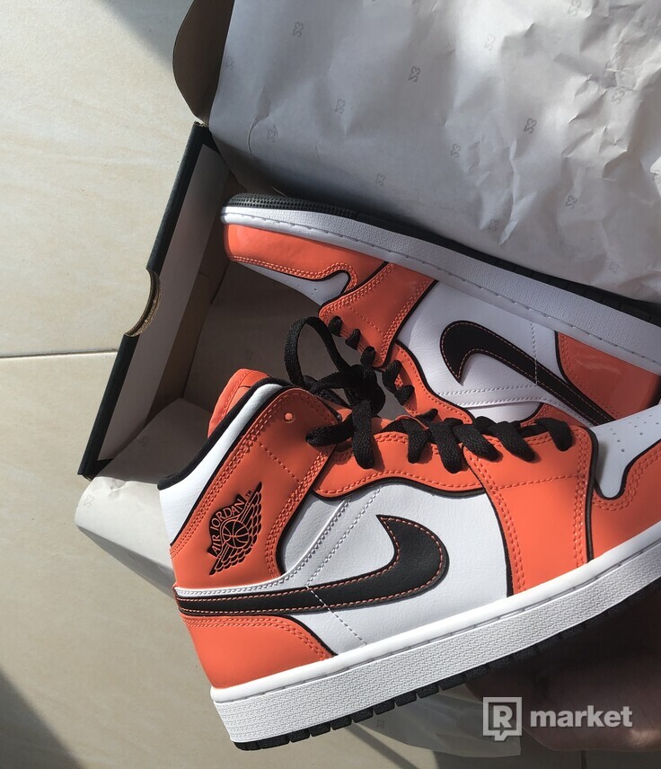 Nike Air Jordan Turf Orange