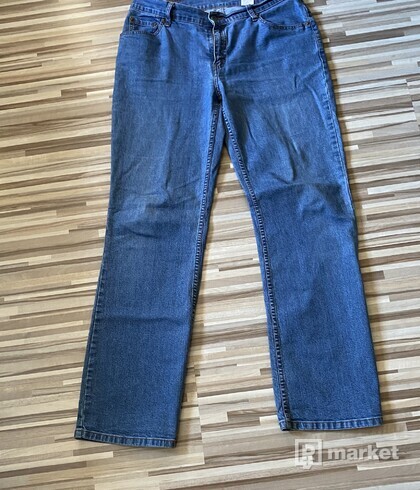 Levi's baggy jeans