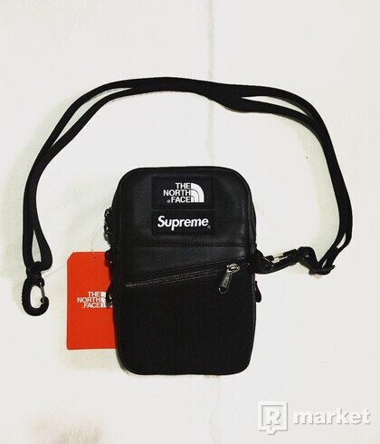 Supreme x The North Face Leather Shoulderbag