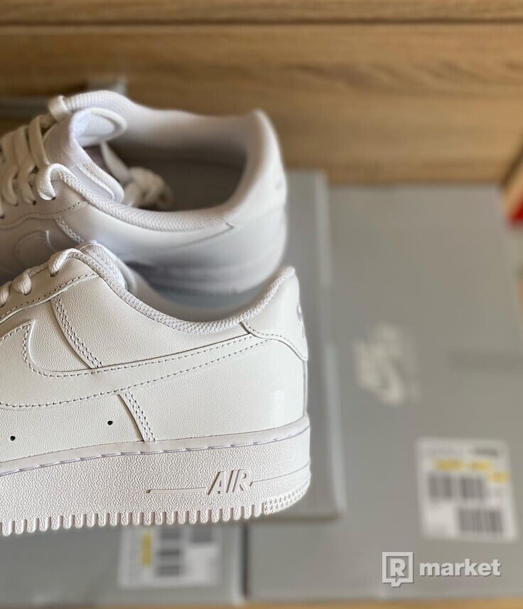 Nike air force 1 low white