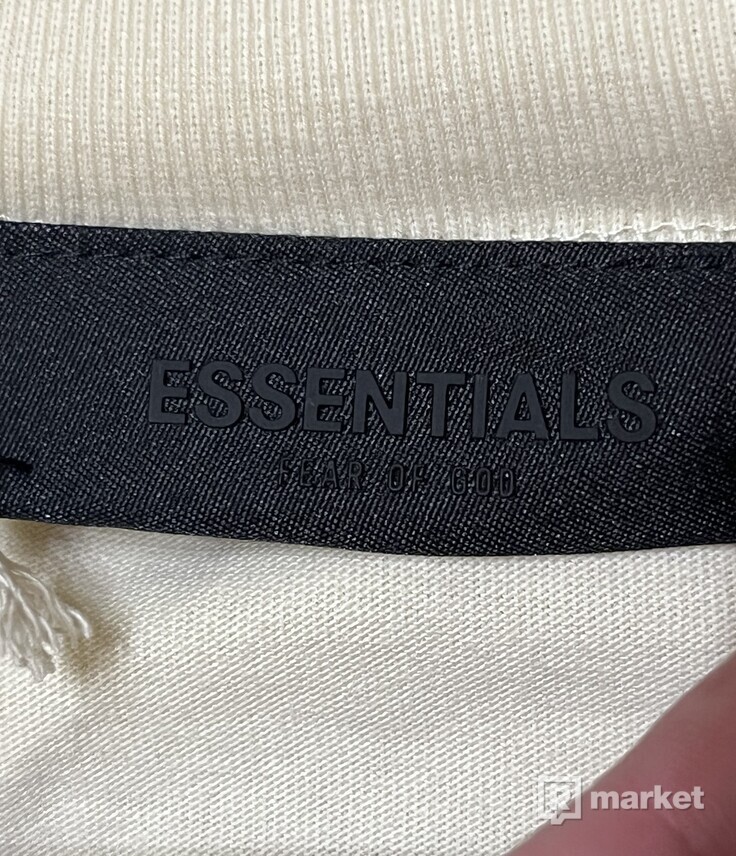 Essentials bledé tričko