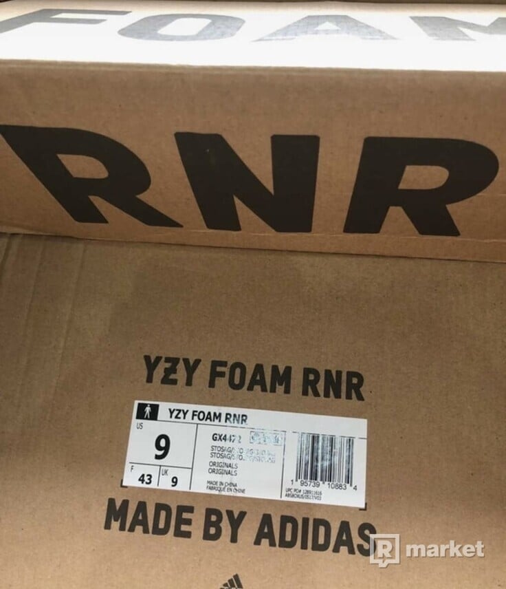 Adidas Yeezy Foam RNNR- Carbon