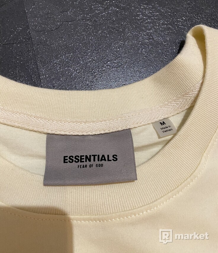 Essentials fear of god tee