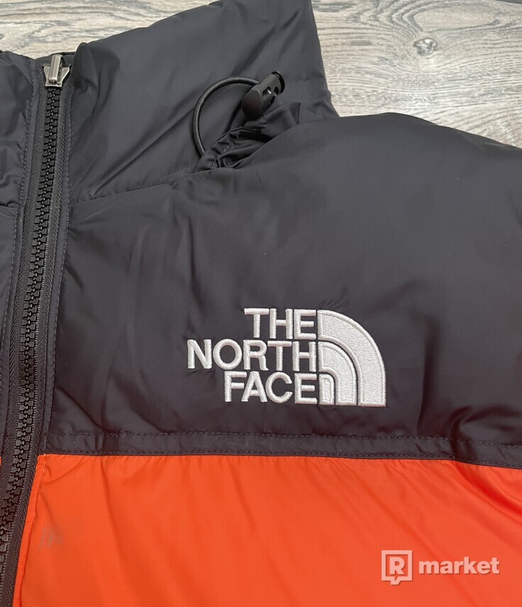 The North Face 1996 Nuptse 700