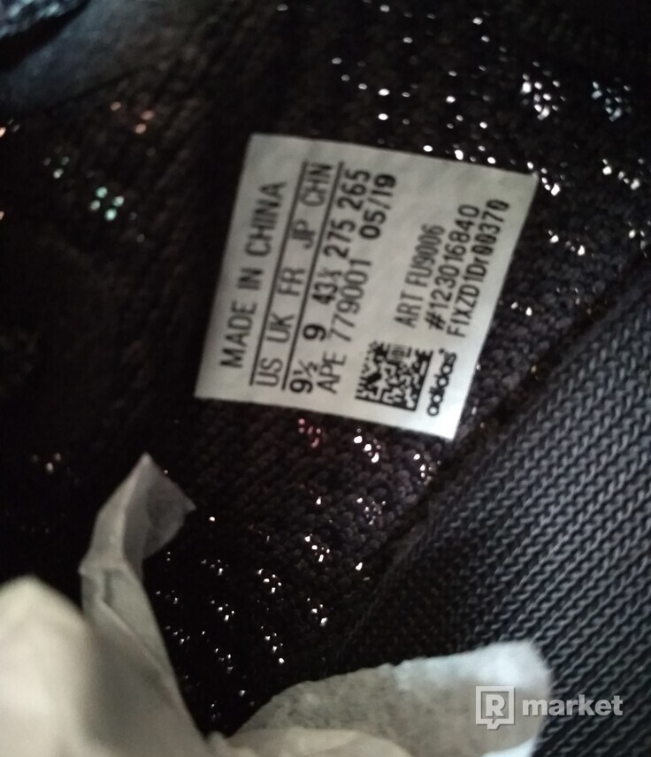 Adidas yeezy boost 350 v2 BLACK