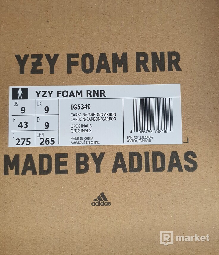 Yeezy foam RNR Carbon
