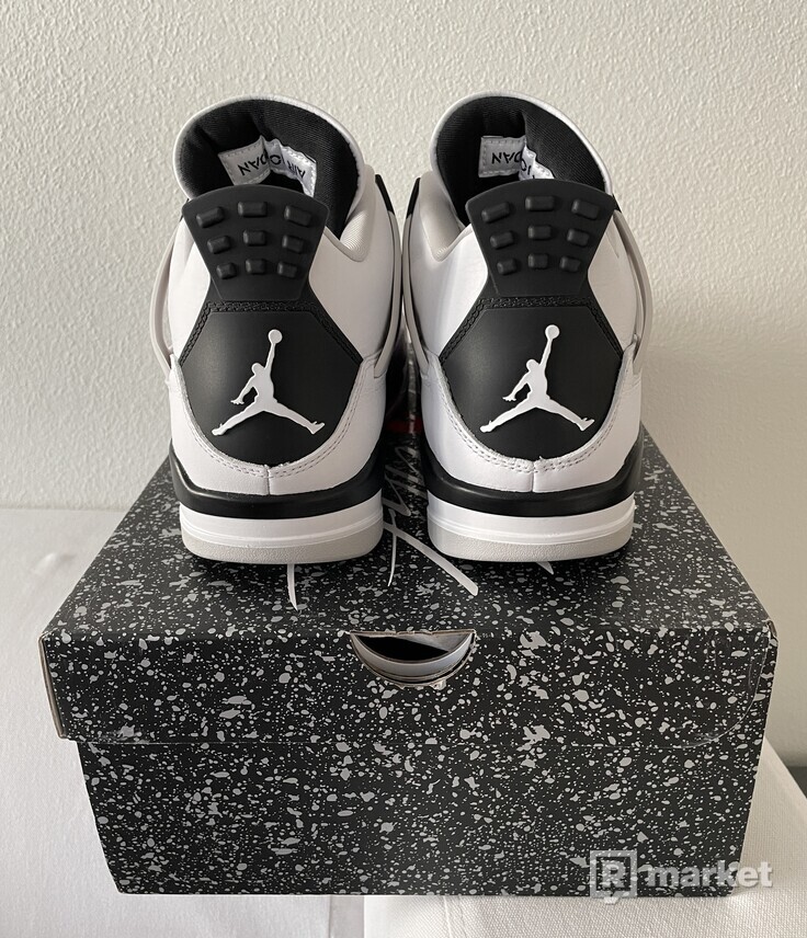 Nike Air Jordan 4 Retro Military Black