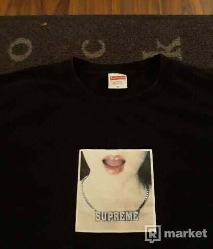 Supreme "Necklace" tee