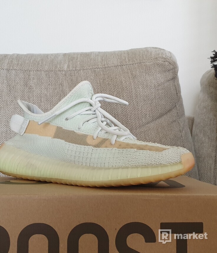 YEEZY hyperspace 350 V2
