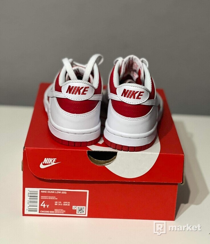 Nike dunk low championship red