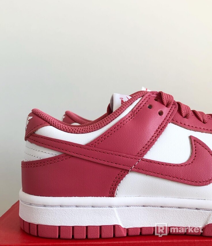 Nike dunk low archeo pink