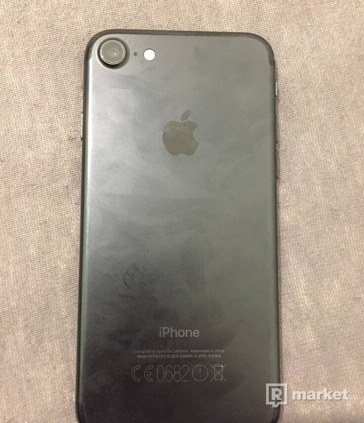 Apple iPhone 7 32GB (Čierny)