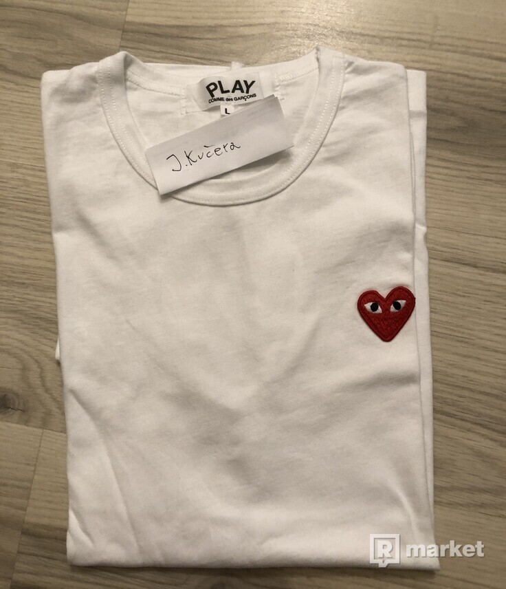 CDG PLAY TEE comme des garcons