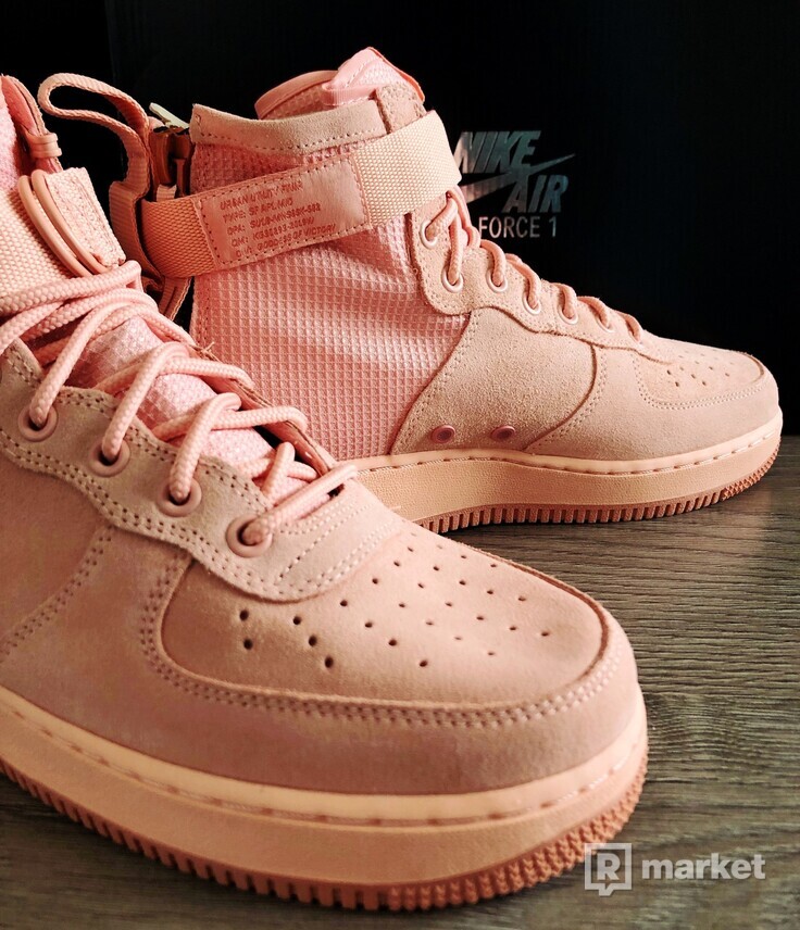 Nike Air Force 1 Mid Coral Stardust