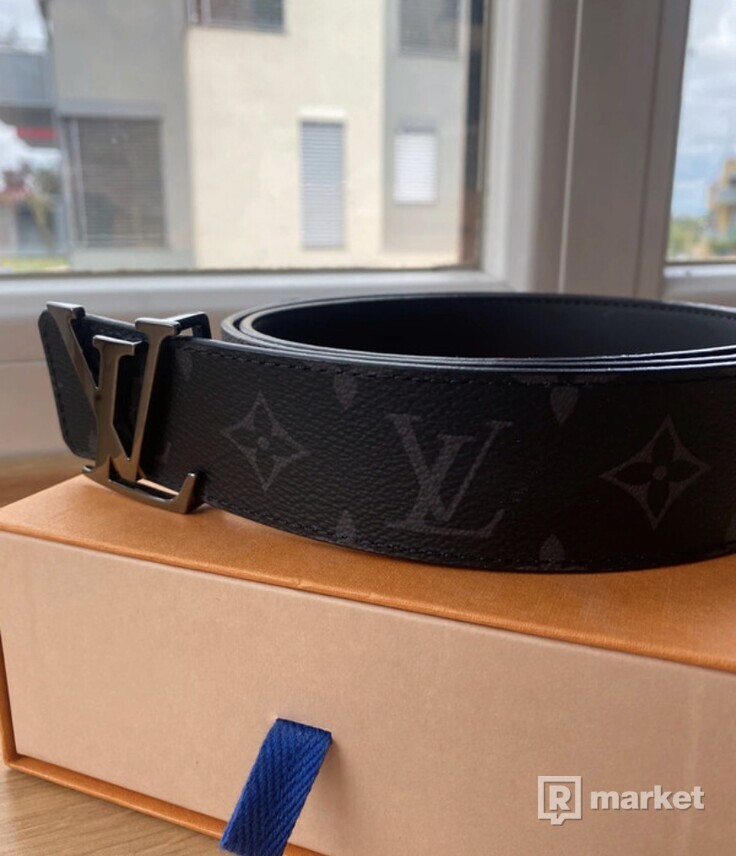 Louis Vuitton monogram reversible belt black