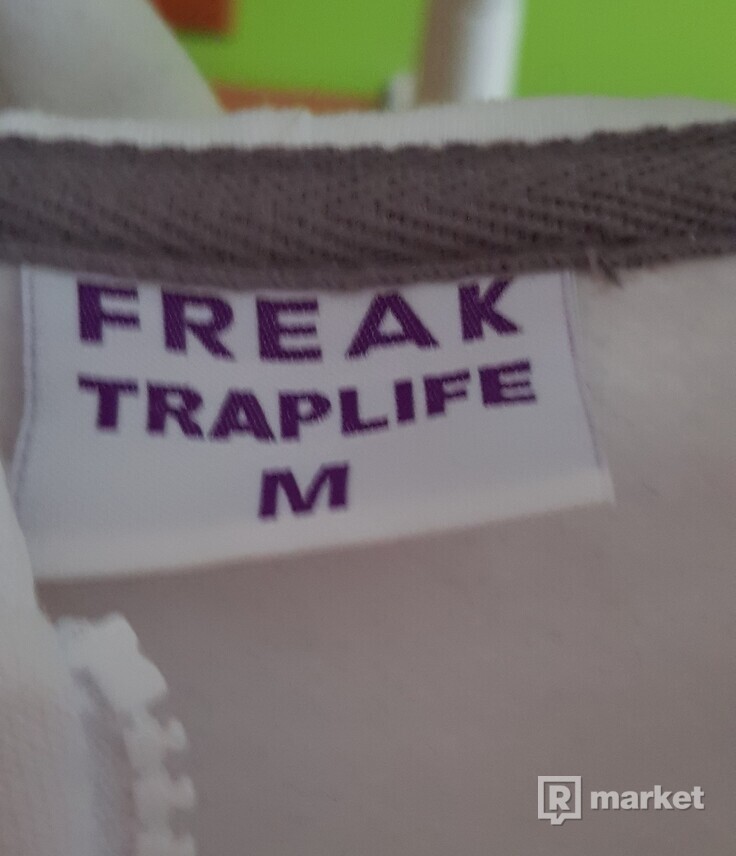 Predávam zip hoodie Traplife x Freak