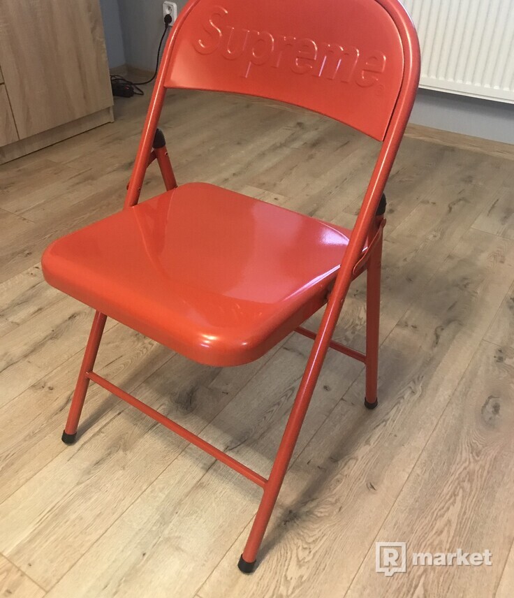 Supreme metal folding chair red