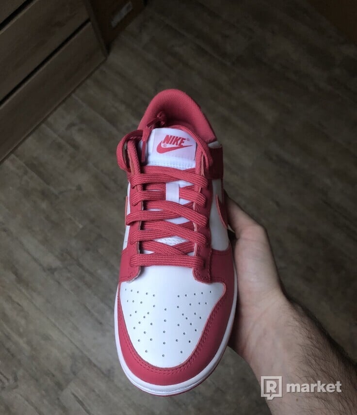 Nike Dunk Low Archeo Pink