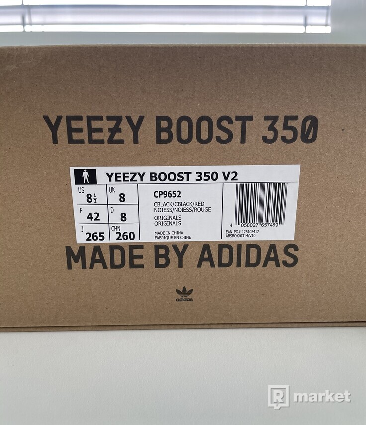 Yeezy Boost 350 V2 Bred