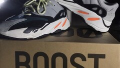 Adidas Yeezy Boost 700 Wave Runner
