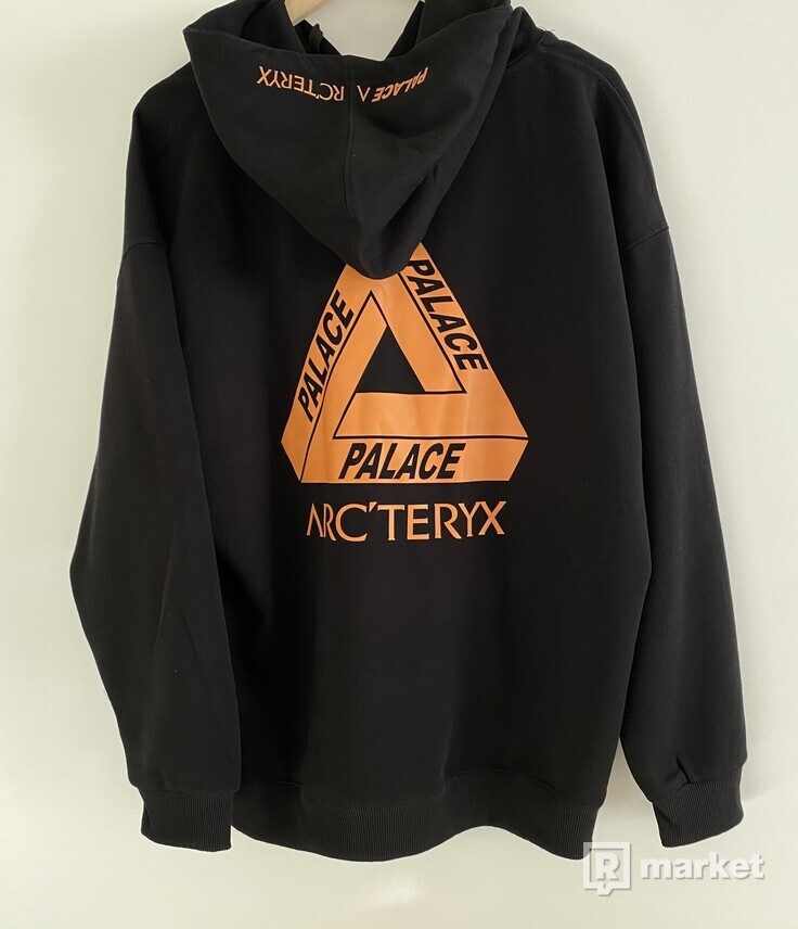 Palace  x Arcteryx hoodie
