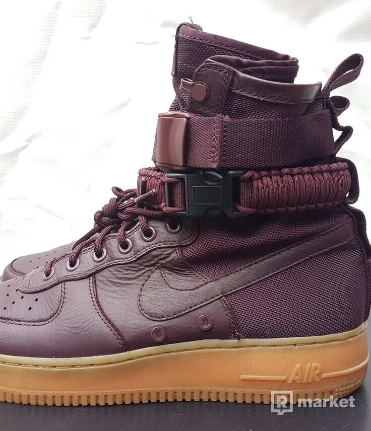 Nike Special Field Air Force 1