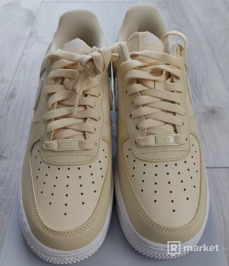 NIKE Air Force 1 Wmns