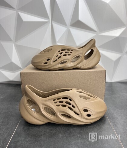 Adidas Yeezy Foam Runner Clay Taupe