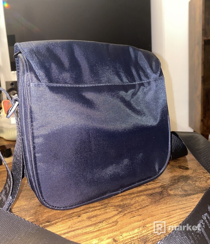 trapstar shoulder bag