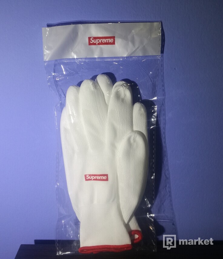 Supreme rubberized gloves