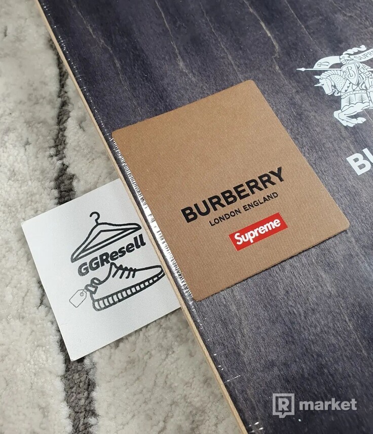 Supreme x Burberry SkateBoard