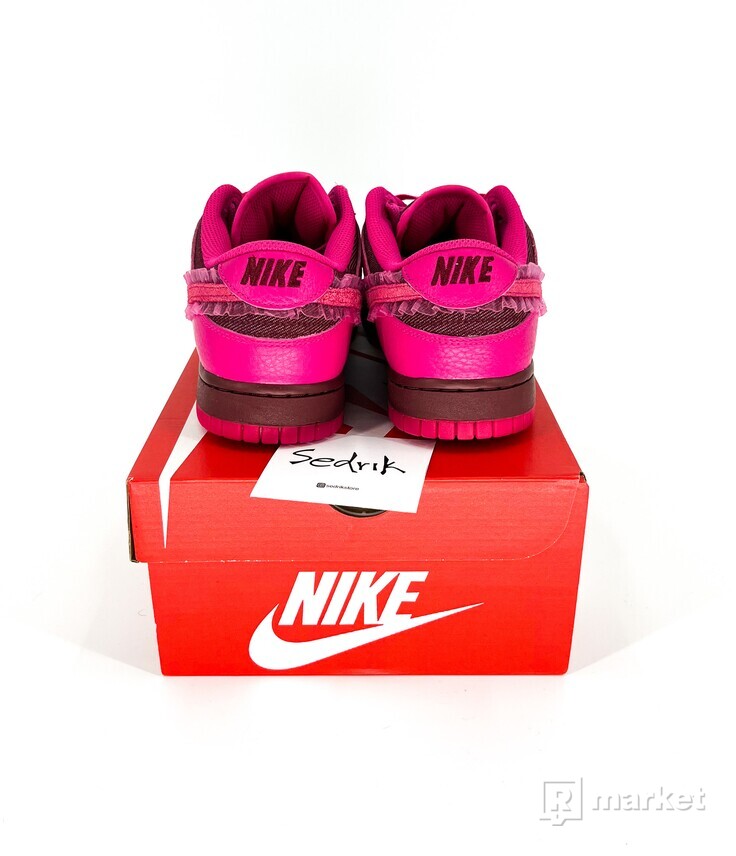 Nike Dunk Low Valentine's Day 2022