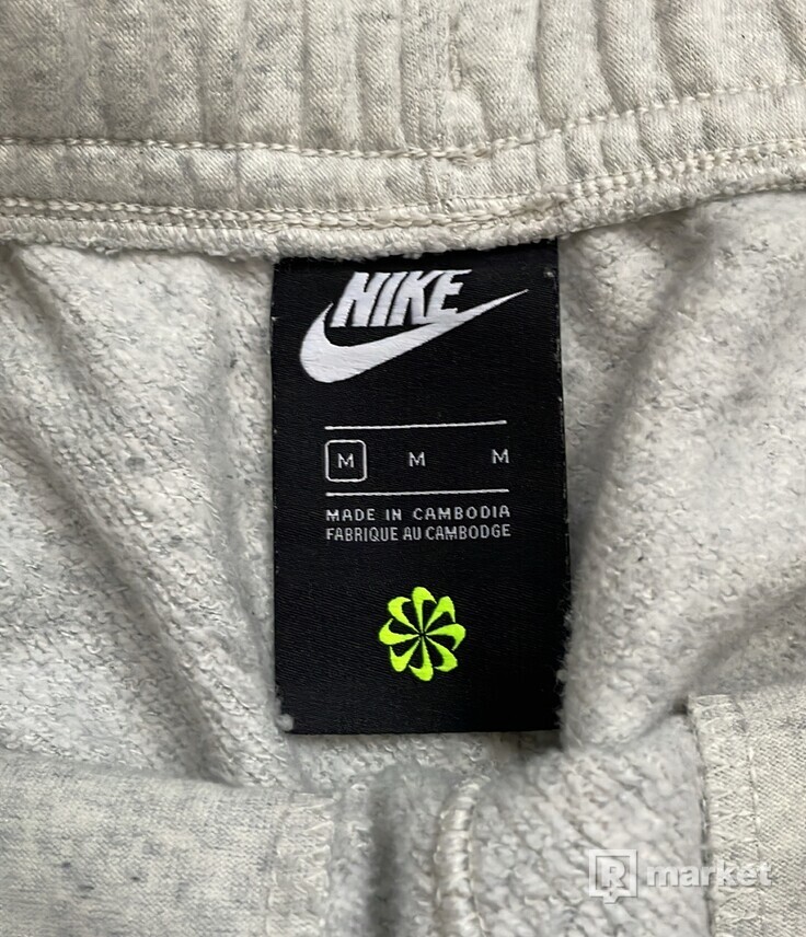 Nike teplakové kratasy