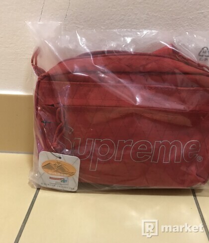Supreme shoulder bag red fw18
