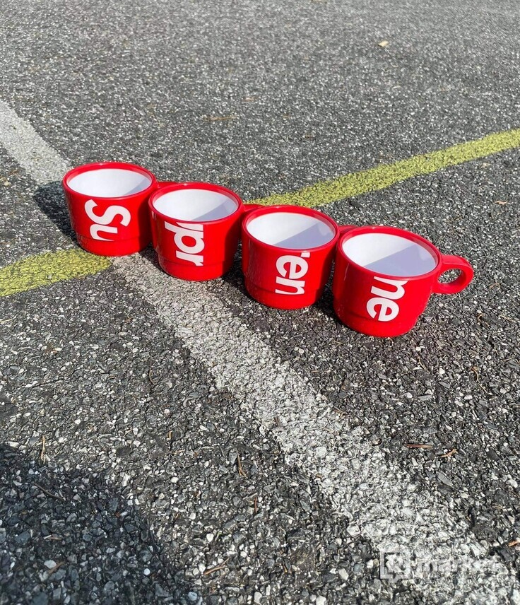 Supreme stacking cups (set of 4)