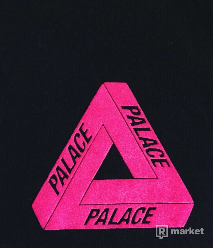 Palace tee