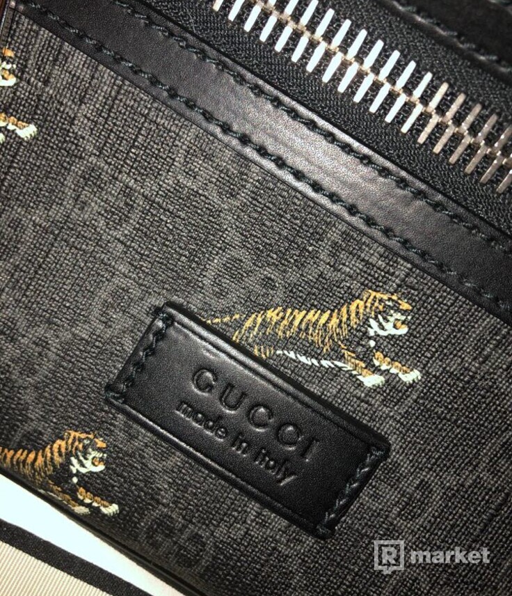 Gucci beltbag with tigers