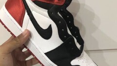 Nike Air Jordan Retro 1 Satin Black toe