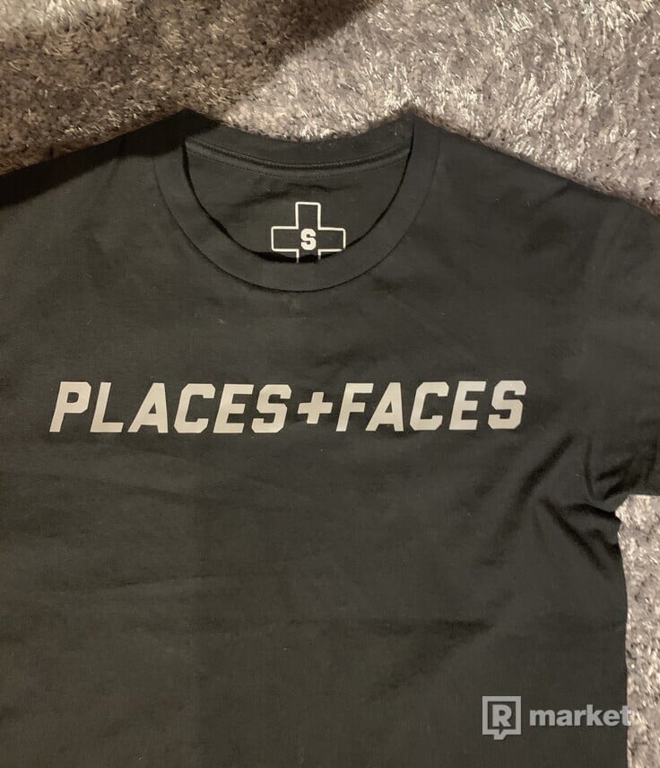 Places faces tee