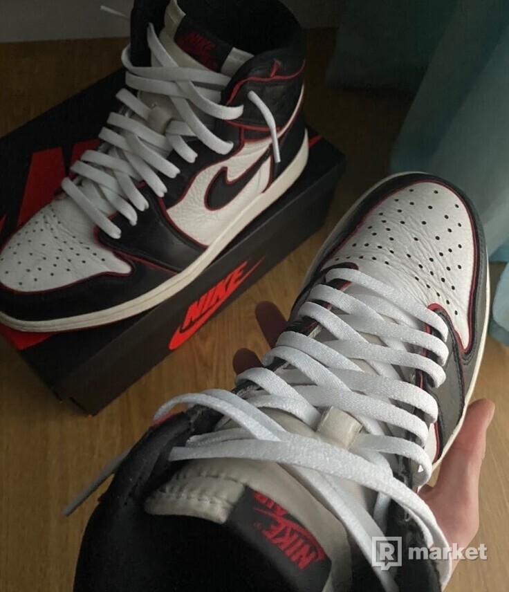 Nike Jordan 1 Bloodline