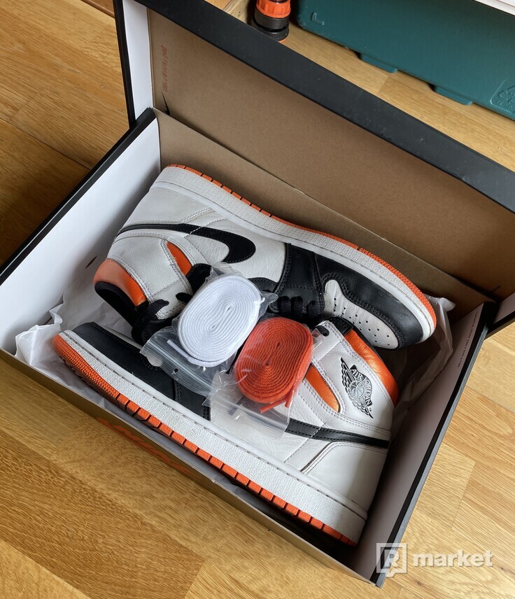 Air Jordan 1 Retro High Electro Orange