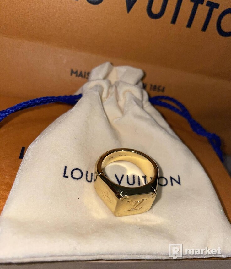 Louis vuitton monogram ring