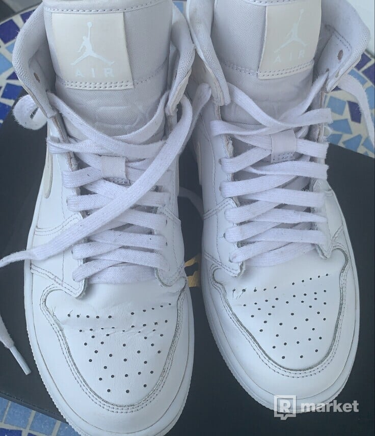 Air Jordan 1 Triple White