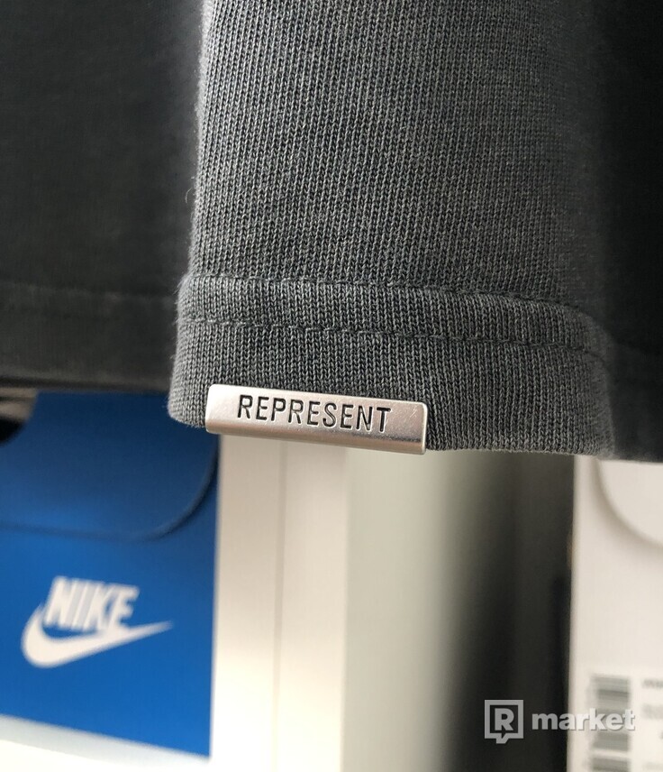 Represent pure breed tee