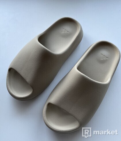 Adidas Yeezy Slide | Pure