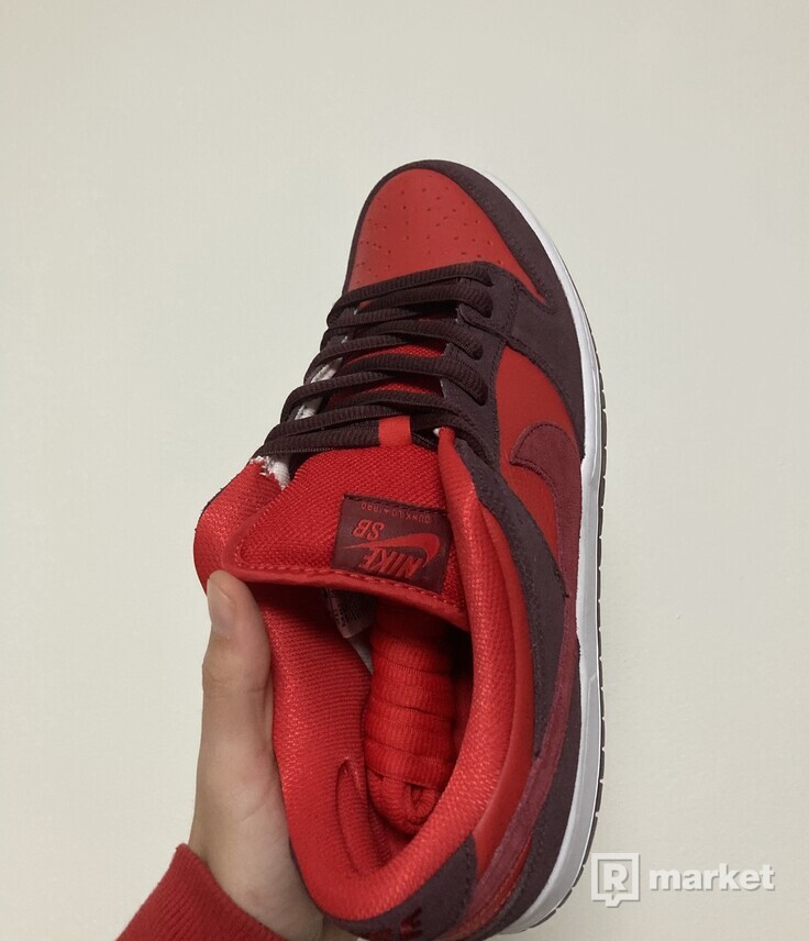 Nike SB dunk low Cherry