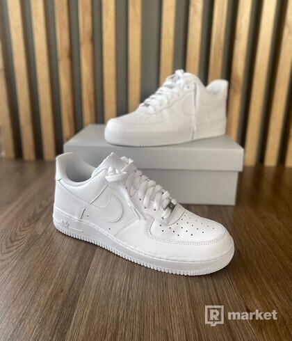 WMNS NIKE AIR FORCE 1
