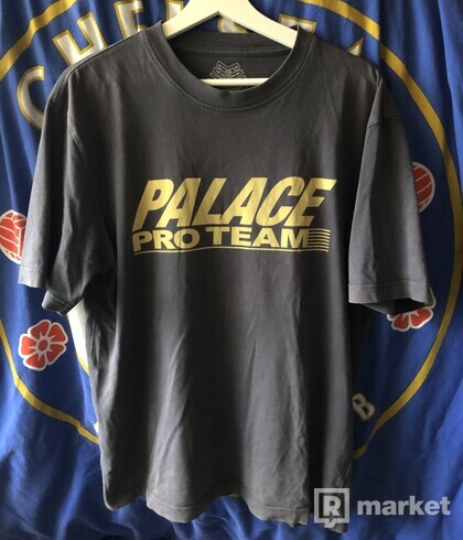 Palace pro team tee