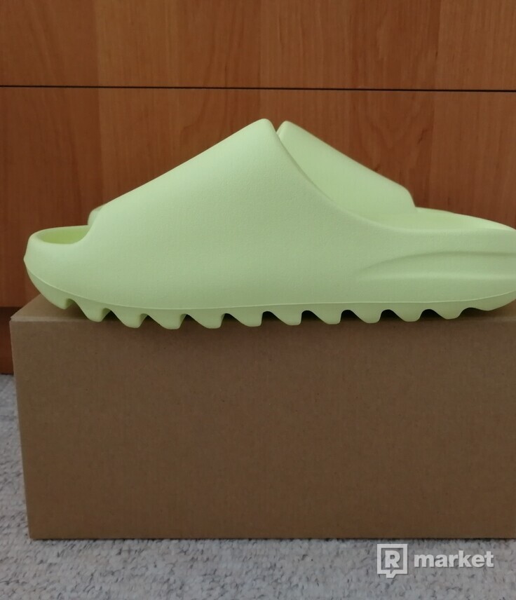 Adidas Yeezy Slide "Glow Green" (2022)